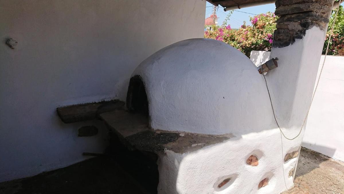 Afrodite'S House-Restaurated Oil Factory Agia  Bagian luar foto